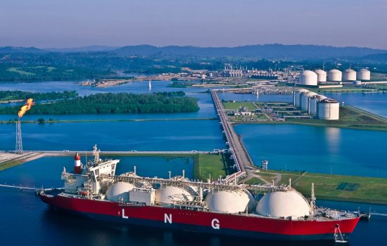 Los economistas recomiendan reducir la dependencia español del gas natural licuado. Firma: Industry Talks