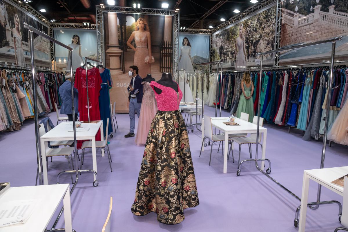 El sector de la moda y de la confección espera su recuperación definitiva en  2022 | industry TALKS