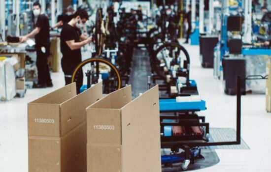 Fábrica de Orbea en Mallabia (Vizcaya). Firma: Orbea