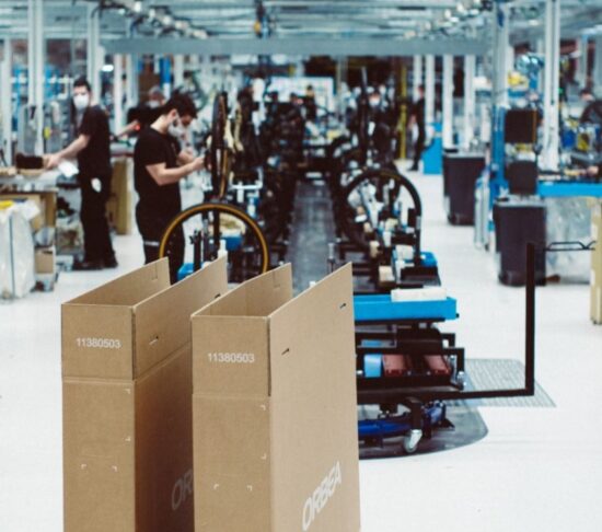 Fábrica de Orbea en Mallabia (Vizcaya). Firma: Orbea