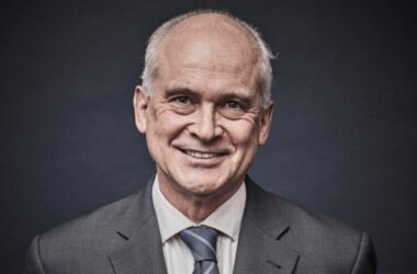 Rafael Pampillón, catedrático de economía en la Universidad San Pablo CEU y profesor de IE Business School. Firma: Industry Talks