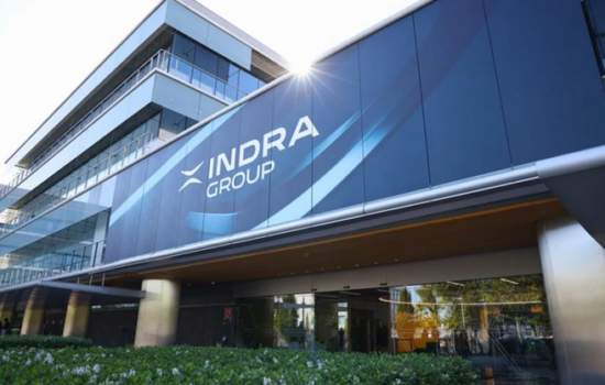 Sede corporativa de Indra en Alcobendas (Madrid). Firma: Industry Talks