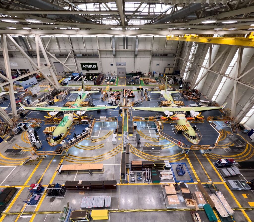 Línea de montaje del avión C295 de Airbus en Sevilla. Firma: Airbus