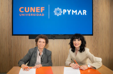 La rectora de Cunef Universidad, Ana I. Fernández (izquierda) y la consejera delegada de Pymar, Almudena López del Pozo . Firma: Cunef
