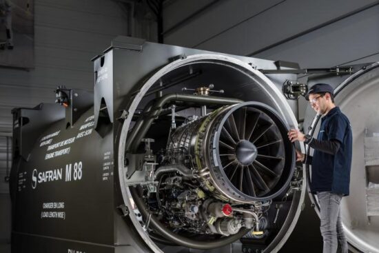 Acondicionamiento de motor M88 de Safran para el caza Rafale en la planta de Dassault en Mérignac (Francia). Firma: Philippe Stroppa / Safran