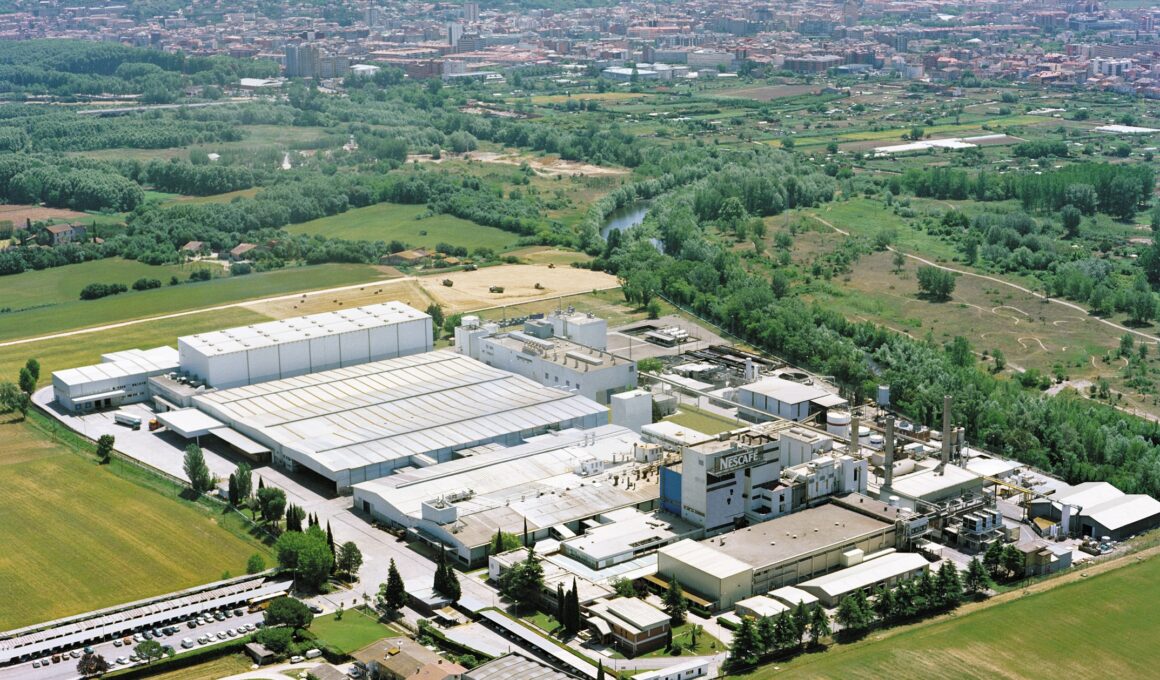 Fábrica de Nestlé España en Girona. Firma: Nestlé