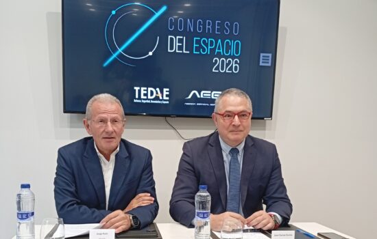 El vicepresidente de espacio de Tedae, Jorge Potti (izquierda) y el director general de la Agencia Espacial Española, Juan Carlos Cortés, durante la presentación del Congreso del Espacio de Madrid 2026. Firma: Industry Talks