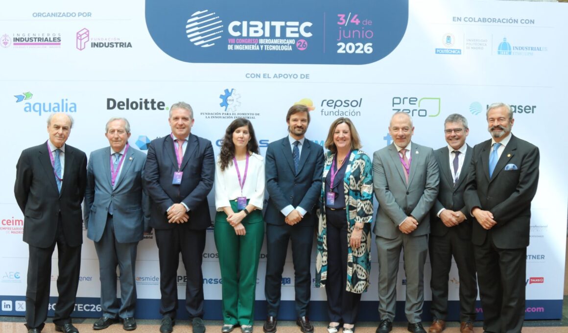 Foto de familia de la apertura y la inauguración de Cibitec26. Firma: industry TALKS