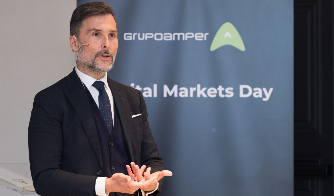 Enrique López, consejero delegado de Amper. Firma: Amper