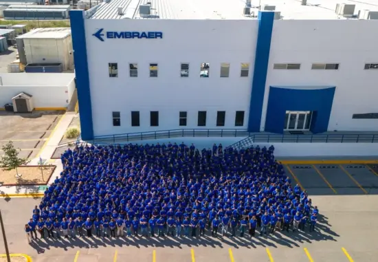 Las instalaciones de Embraer México dan empleo directo a más de 1.200 personas. Firma: Gobierno del Estado de Chihuahua