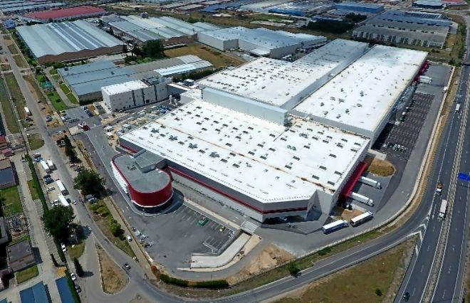 Complejo industrial de Campofrío en el polígono de La Bureba (Burgos), reconstruido entre 2015 y 2016 tras un devastador incendio en 2014. Firma: Campofrío