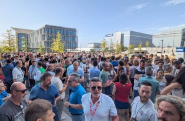 Concentración de la plantilla en las explanadas del Campus Futura de Airbus en Getafe (Madrid). Firma: CCOO
