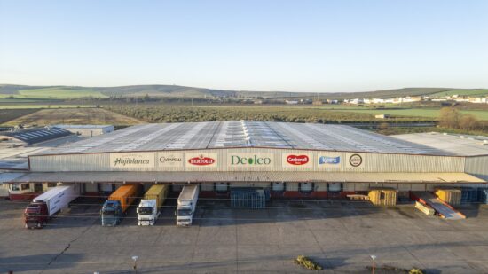 Planta industrial y centro logístico de Deoleo en Alcolea (Córdoba), el principal centro de producción y envasado del líder mundial del aceite de oliva. Firma: Deoleo