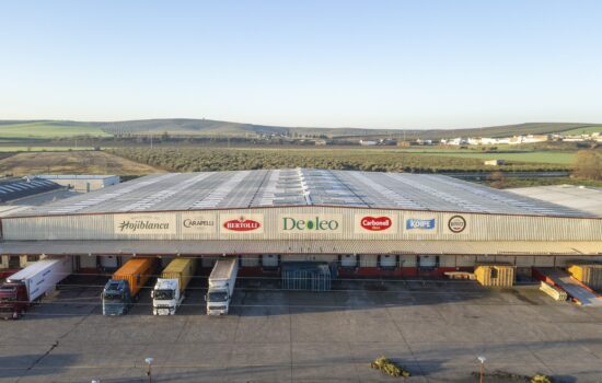Planta industrial y centro logístico de Deoleo en Alcolea (Córdoba), el principal centro de producción y envasado del líder mundial del aceite de oliva. Firma: Deoleo