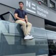 Ignasi Ribó, CEO de Nomade Nation, sentado sobre el techo de una de las furgonetas que produce su empresa, en sus instalaciones de Montcada i Reixac (Barcelona). Firma: Nomade Nation