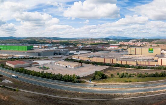 Panorámica con las fábricas Gullón I y Planta Vida del grupo Galletas Gullón en Aguilar de Campoo (Palencia). Firma: Galletas Gullón