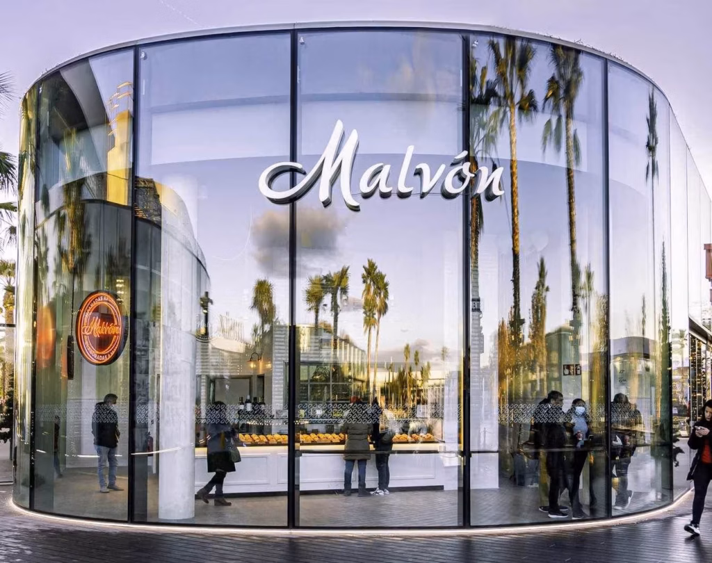 Tienda de Empanadas Malvón en el Centro Comercial Oasiz Madrid, ubicado en la localidad de Torrejón de Ardoz. Firma: Malvón
