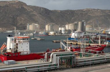 La dársena industrial del Valle de Escombreras, en Cartagena (Murcia): un ecosistema en el que conviven Repsol, Exolum y Sabic. Firma: Repsol