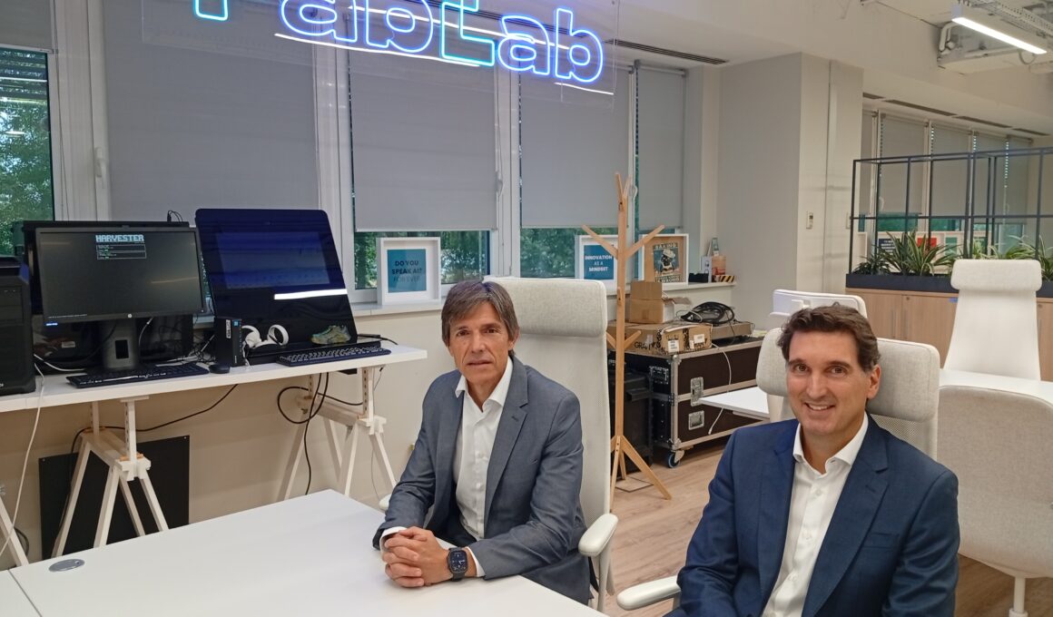 Ion Bordonaba, director general de Inetum Iberia & Latam, y Juan Carlos Crespo, director de Inetum Solutions para Iberia & Latam y vicepresidente senior. Firma: industry TALKS