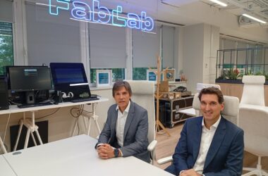 Ion Bordonaba, director general de Inetum Iberia & Latam, y Juan Carlos Crespo, director de Inetum Solutions para Iberia & Latam y vicepresidente senior. Firma: industry TALKS