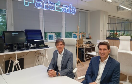Ion Bordonaba, director general de Inetum Iberia & Latam, y Juan Carlos Crespo, director de Inetum Solutions para Iberia & Latam y vicepresidente senior. Firma: industry TALKS