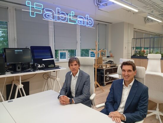 Ion Bordonaba, director general de Inetum Iberia & Latam, y Juan Carlos Crespo, director de Inetum Solutions para Iberia & Latam y vicepresidente senior. Firma: industry TALKS