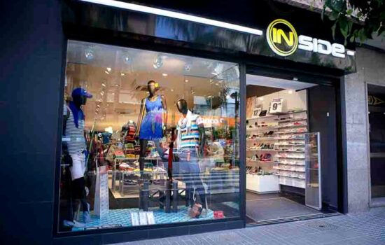 Establecimiento comercial de Inside, la principal enseña minorista de Liwe Española y el núcleo de su negocio textil tras abandonar la venta a terceros. Firma: Liwe