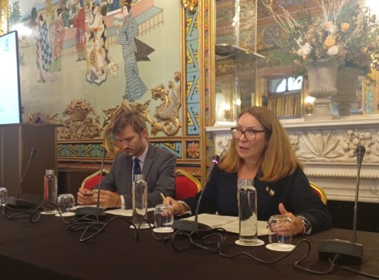 María Jesús Romero, directora general de economía del Ayuntamiento de Madrid, y Jaime Martínez, director general de economía e industria de la Comunidad de Madrid. Firma: industry TALKS