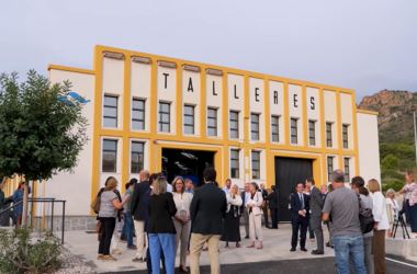 Entrada al Centro de Cualificación para las Nuevas Industrias de Cartagena (NIQ), también llamado Navantia Academy, el día de su presentación pública. Firma: Ayuntamiento de Cartagena