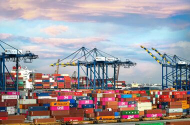 Terminal de contenedores en el Puerto de Los Ángeles (EEUU), uno de los principales destinos en el Pacífico para los buques de carga españoles que cruzan el Canal de Panamá. Firma: industry TALKS