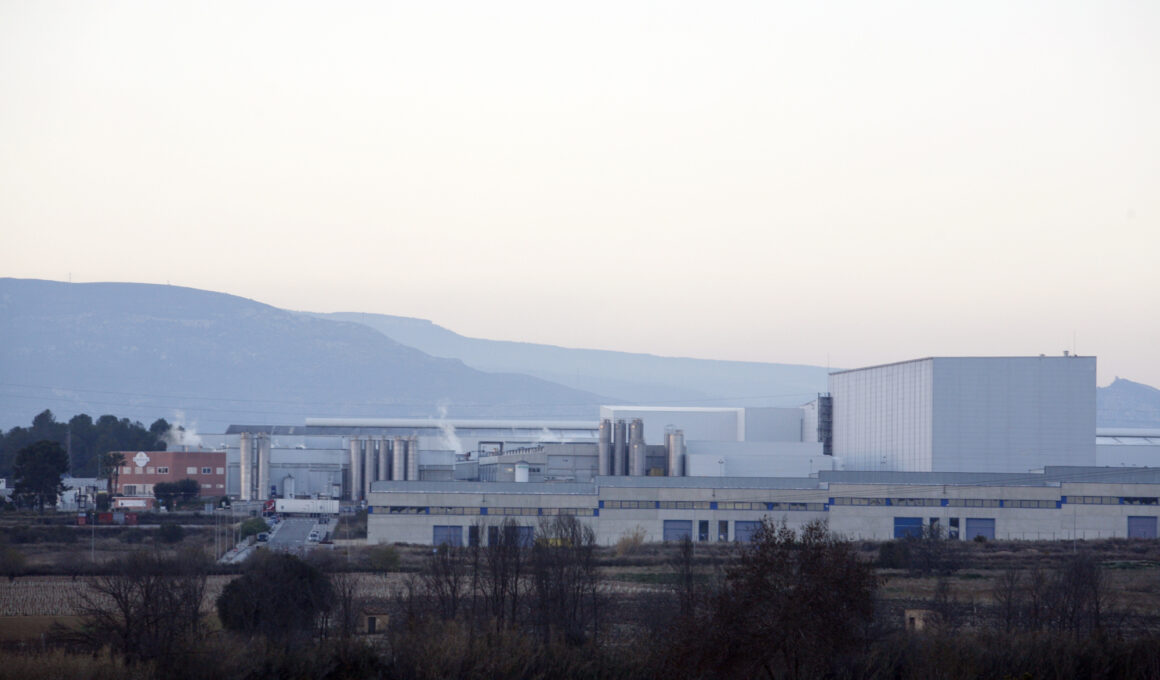 Vista general del complejo de Europastry en Vallmoll (Tarragona), la planta más importante del grupo en España. Firma: CampdeValls