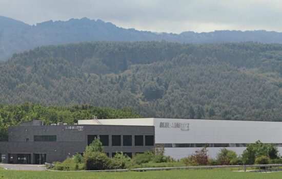 Sede, centro logístico y fábrica del Grupo Celesa en Iurreta (Vizcaya). Firma: Celesa